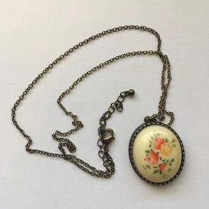 Modcloth Vintage Style Necklace
